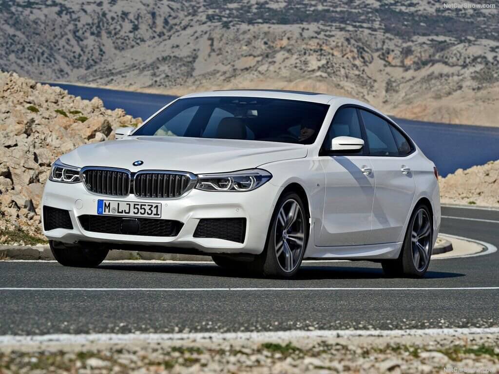 ur6k91gqio30a So sánh chi tiết Vinfast Lux A2.0 với BMW 520i