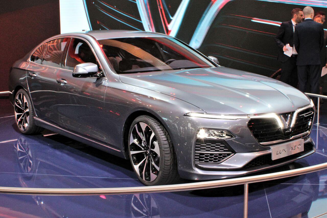 vinfast_lux_a_2.0-_paris_motor_show_2018-_img_0674-192323 So sánh chi tiết Vinfast Lux A2.0 với BMW 520i