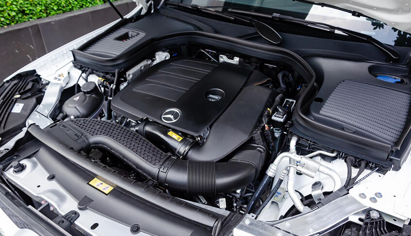 dong-co-mercedes-glc-200-4matic Nên chọn VinFast Lux SA2.0 hay Mercedes GLC 200?