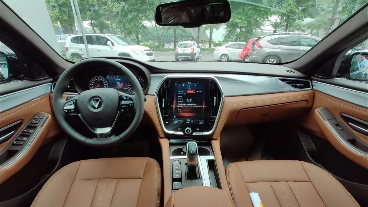 noi-that-sang-trong-cua-lux-sa20 Tài chính hơn 1 tỷ nên chọn VinFast Lux SA2.0 hay Hyundai SantaFe?