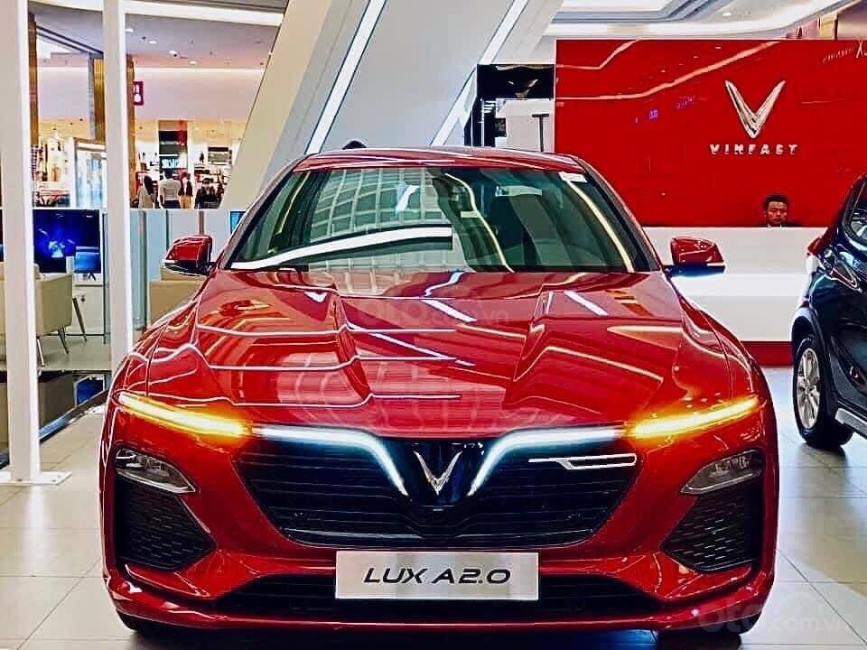 thiet-ke-dau-xe Đánh giá VinFast Lux A2.0 có xứng đáng là xe sang của người Việt?