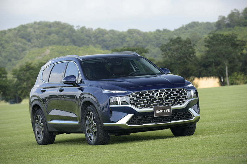 thiet-ke-xe-huyndai-santafe-2021 Tài chính hơn 1 tỷ nên chọn VinFast Lux SA2.0 hay Hyundai SantaFe?